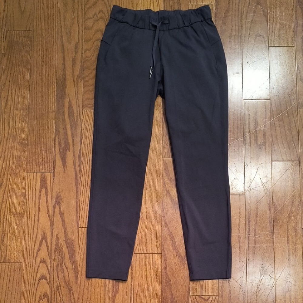 COPY - Lululemon On the Fly pant size 4 EUC